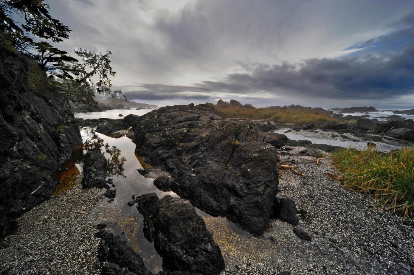 Black Rock Oceanfront Resort Ucluelet Exteriör bild